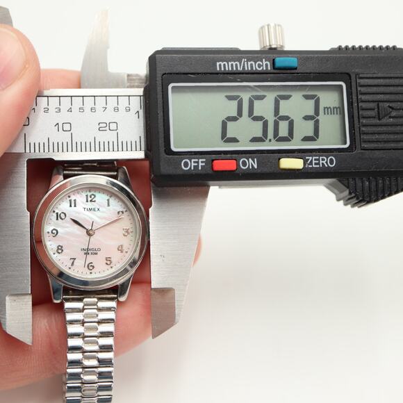 Timex Indiglo Silver Tone MOP 26mm Womens Watch Stretch Band w New Battery - Picture 2 of 12